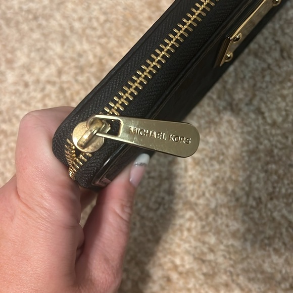 1053. Worn Once - Michael Kors Black Leather Long Zip Around Wallet - Picture 4 of 7